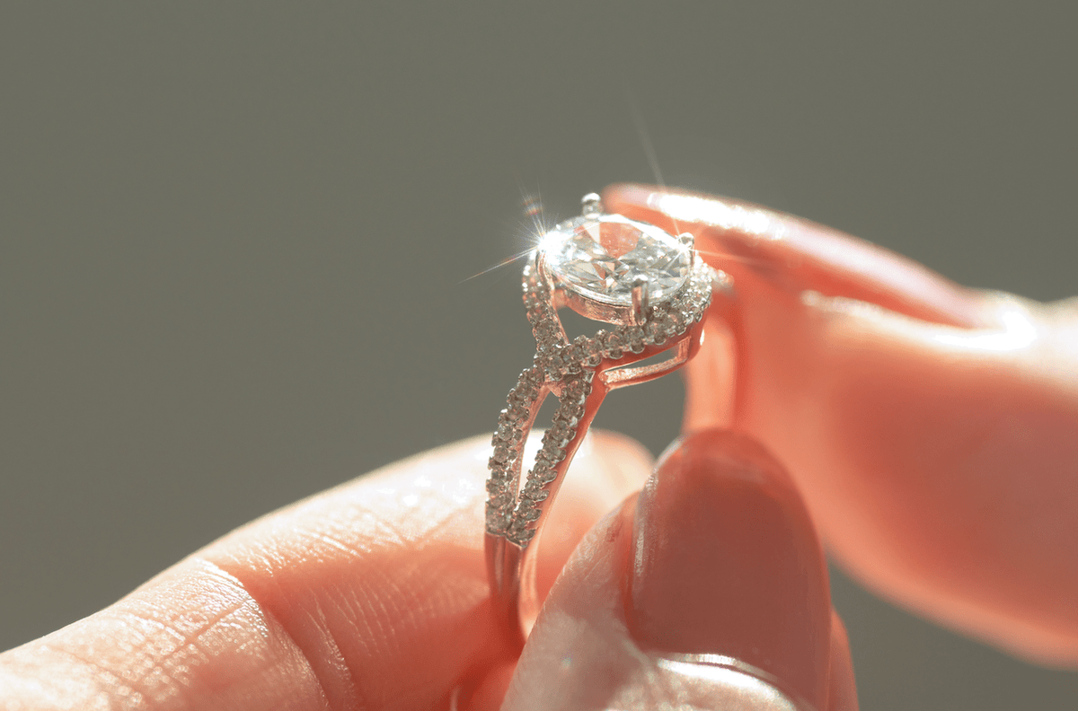 Sapphire vs Moissanite vs Diamond: Which Engagement Ring Stone Is Right for You?