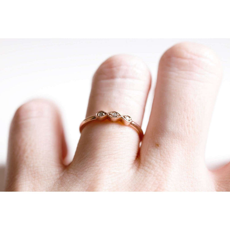 antique-style-milgrain-diamond-wedding-ring-rose-gold.